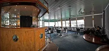 Polar Bear Pub - G Expedition - G Adventures