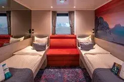 Twin Window - Hondius - Oceanwide Expeditions