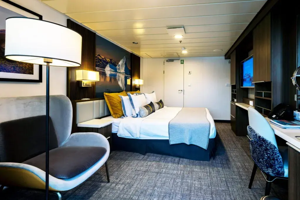 Captain’s Suite - Sylvia Earle - Aurora Expeditions